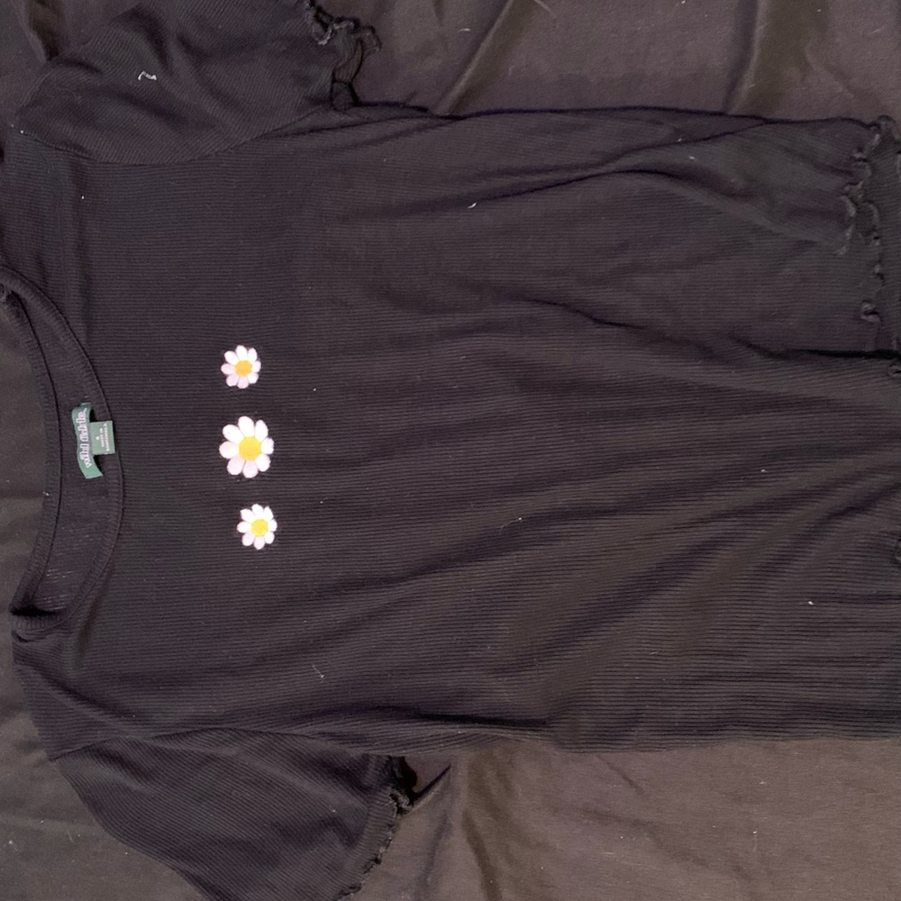 crop top daisies